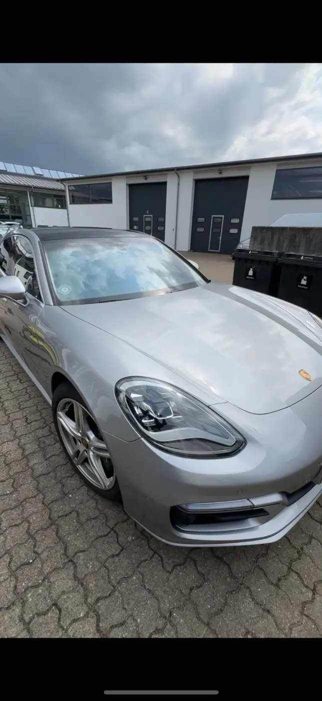 Porsche Panamera efter bilpleje hos Cool Car Wash