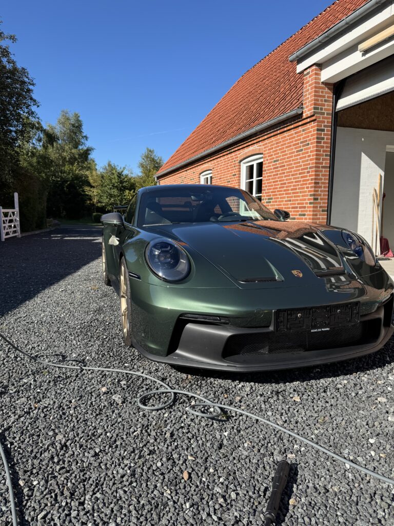 Porsche GT3 efter bilpleje hos Cool Car Wash